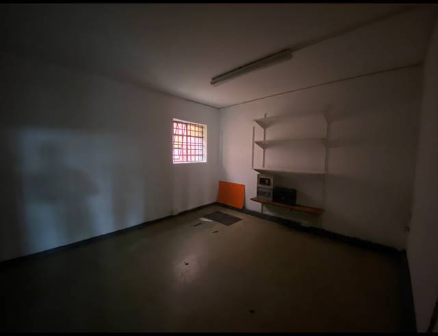 172M² RETAIL TO LET IN PAARDEN EILAND